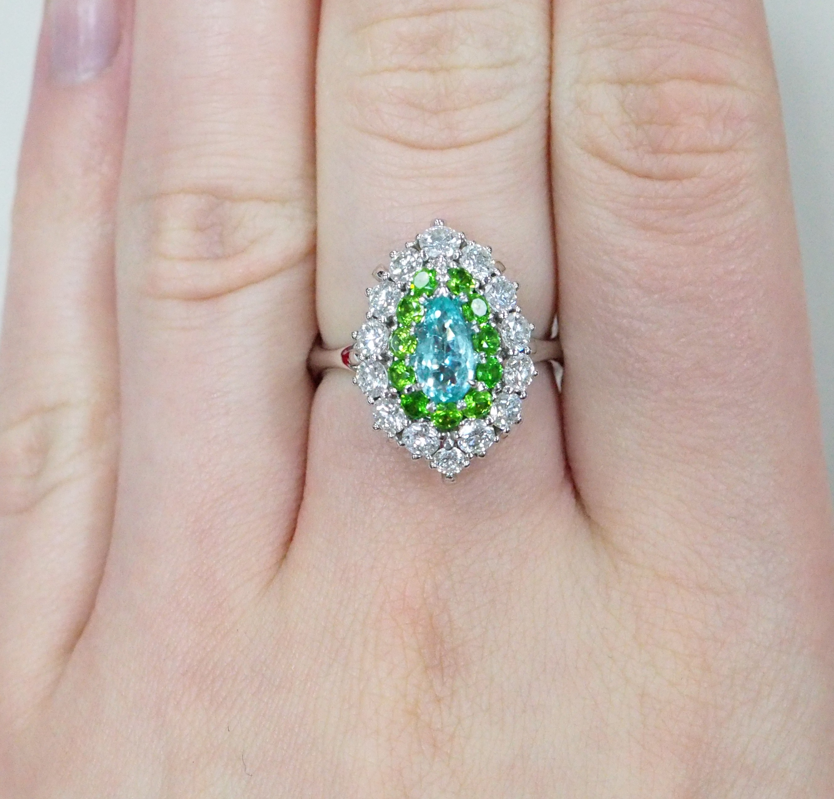 Кольцо из белого золота с турмалином Параиба